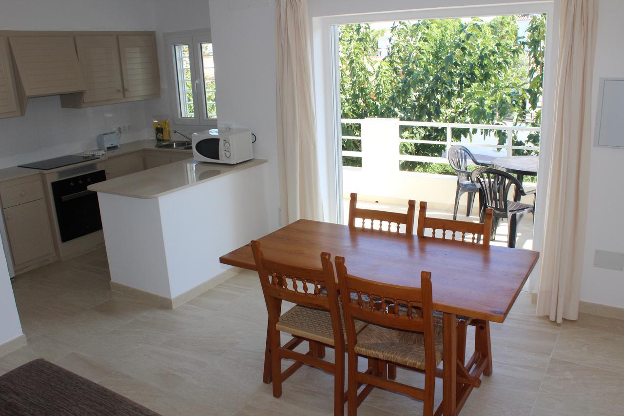 Apartamentos Rayma I-Ii-Iii Cala Blanca  Exterior foto